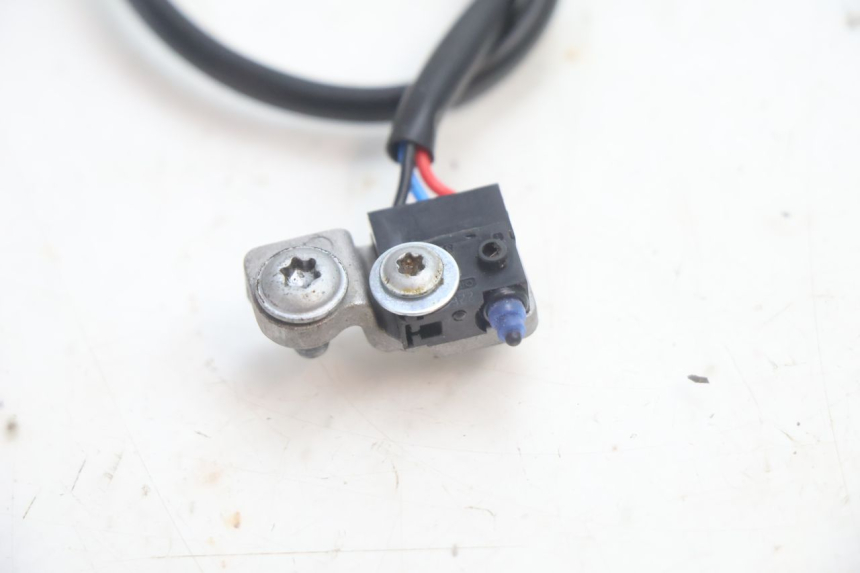 photo de LEFT STOP LIGHT SWITCH PIAGGIO MP3 HPE 530 (2022 - 2026) - Technical close-up