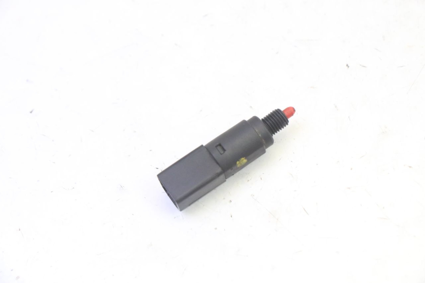 photo de LEFT STOP LIGHT SWITCH PIAGGIO MP3 125 (2006 - 2014) - Zoom on usage condition
