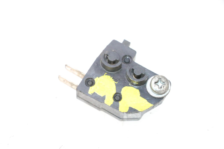 photo de LEFT STOP LIGHT SWITCH PEUGEOT SATELIS 125 (2013 - 2018) - Zoom on usage condition