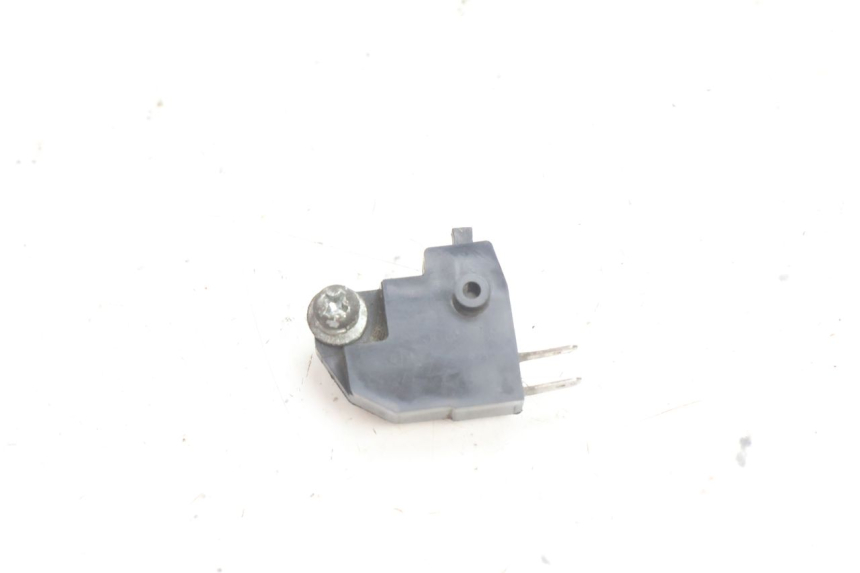 photo de LEFT BRAKE LIGHT SWITCH PEUGEOT SATELIS 125 (2006 - 2009) - Zoom on usage condition