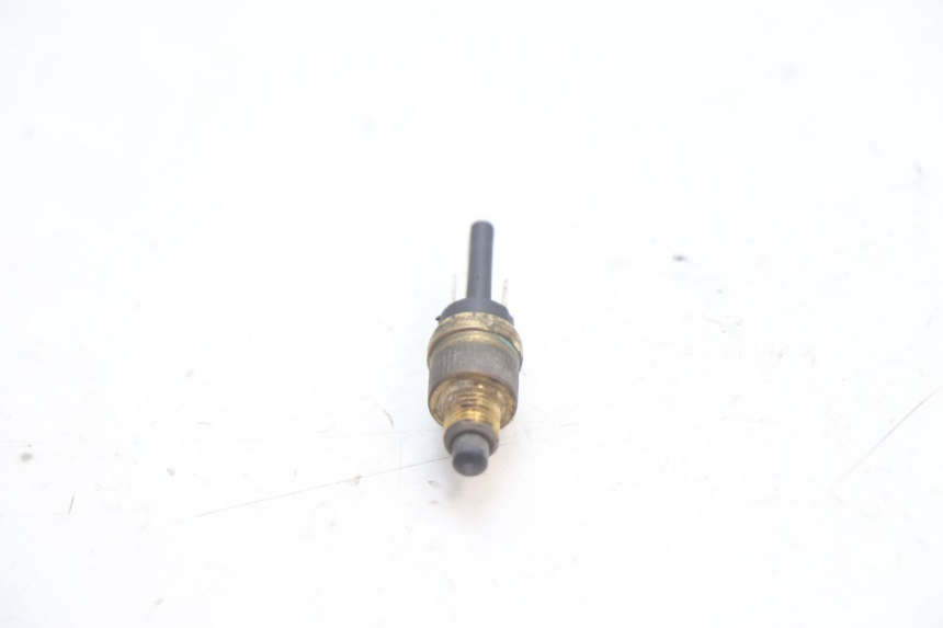 photo de LEFT STOP LIGHT SWITCH MBK STUNT NAKED 50 (2004 - 2018) - Zoom on usage condition