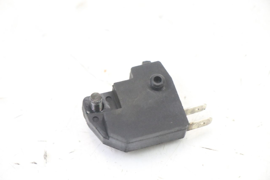 photo de LEFT BRAKE LIGHT SWITCH SYM FIDDLE 3 III 125 (2014 - 2020) - Zoom on usage condition