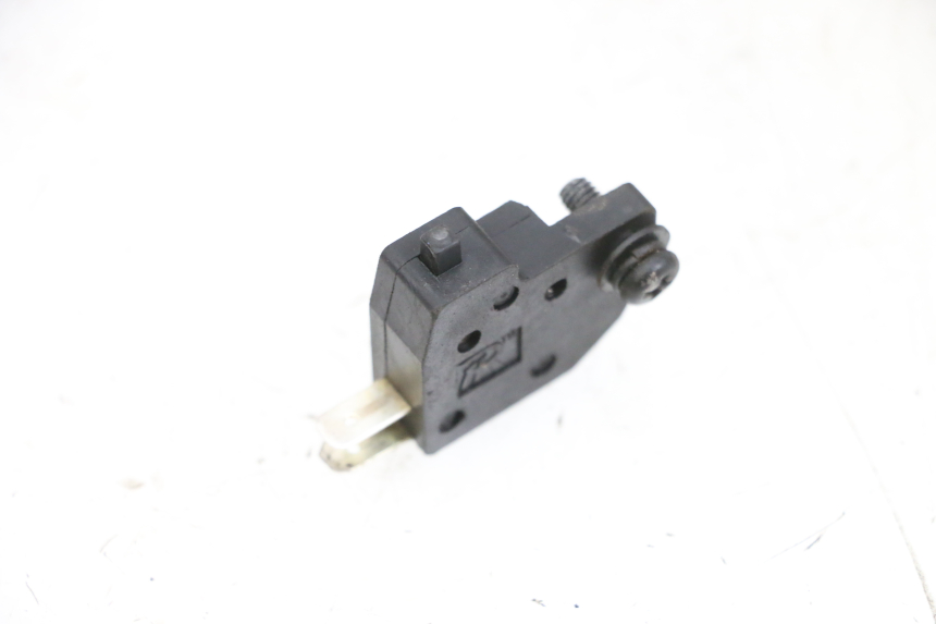photo de LEFT STOP LIGHT SWITCH PEUGEOT TWEET PRO EFI 4T 50 (2021 - 2022) - Zoom on usage condition