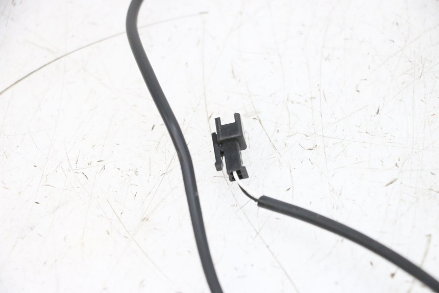 photo de LEFT STOP LIGHT SWITCH DUALTRON VICTOR LIMITED 1 - Surface and material condition