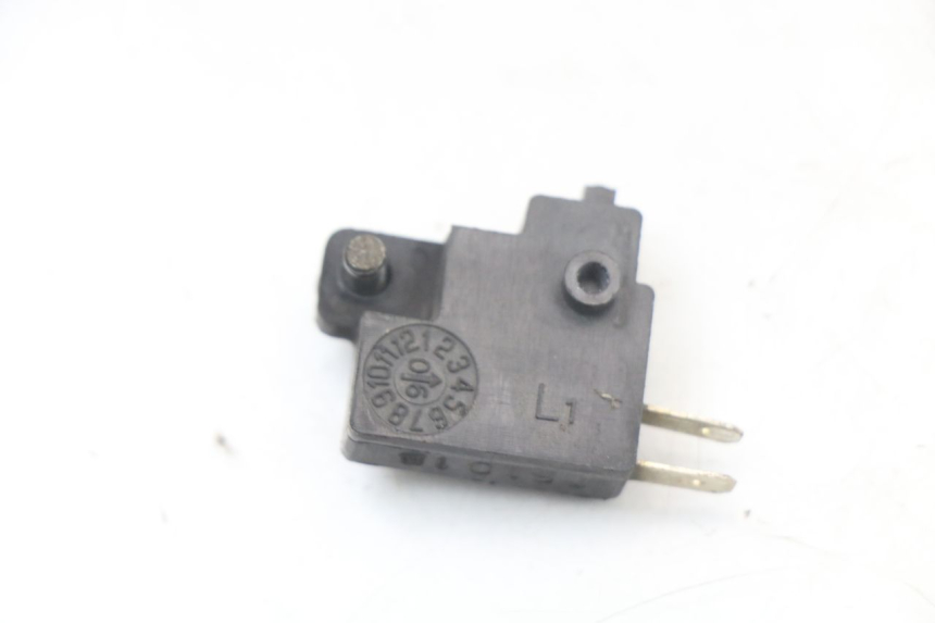 photo de Left brake light switch KYMCO XCITING 250 (2006 - 2009) - Zoom on usage condition
