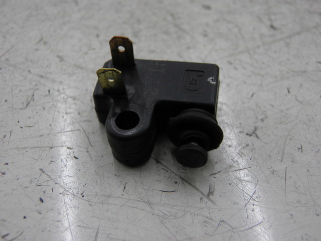 photo de LEFT STOP LIGHT SWITCH YAMAHA XP T-MAX 500 (2000 - 2003) - Component detail