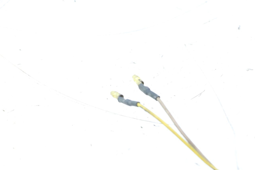 photo de LEFT STOP LIGHT SWITCH YAMAHA YP MAJESTY 125 (1998 - 2001) - Alternative perspective