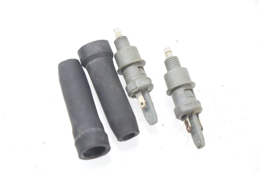 photo de STOP LIGHT SWITCH PEUGEOT JET FORCE CARBU 50 (2003 - 2016) - Component detail