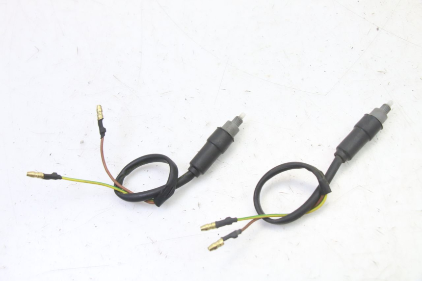 photo de STOP LIGHT SWITCH YAMAHA JOG R 50 (2004 - 2014) - Technical close-up