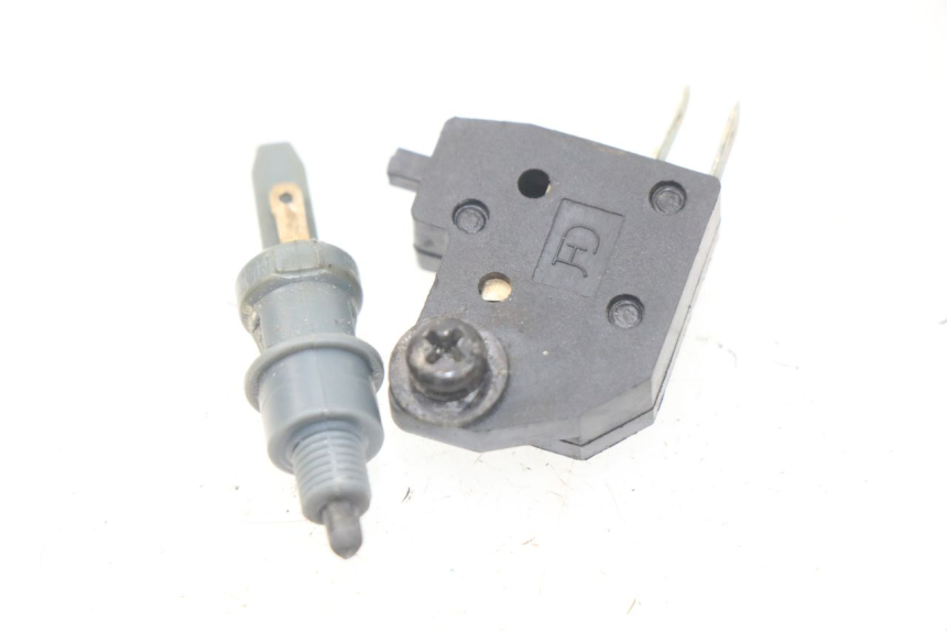 photo de STOP LIGHT SWITCH PEUGEOT KISBEE 2T 50 (2010 - 2017) - Main view