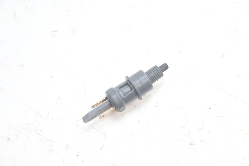 photo de STOP LIGHT SWITCH PEUGEOT KISBEE 2T 50 (2010 - 2017) - Zoom on usage condition