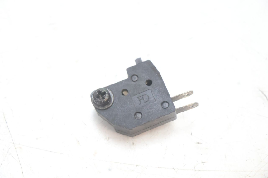 photo de STOP LIGHT SWITCH PEUGEOT KISBEE 2T 50 (2010 - 2017) - Alternative perspective