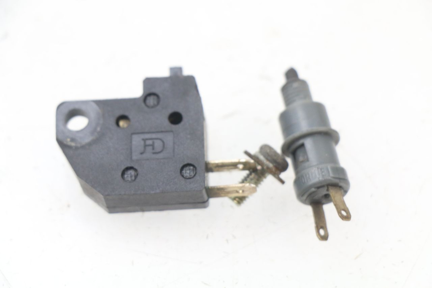 photo de STOP LIGHT SWITCH PEUGEOT KISBEE 4T 50 (2010 - 2017) - Main view