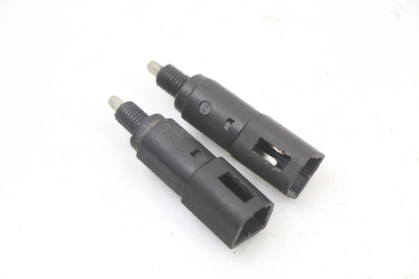 photo de STOP LIGHT SWITCH PIAGGIO LIBERTY 4T 50 (2004 - 2008) - Alternative perspective