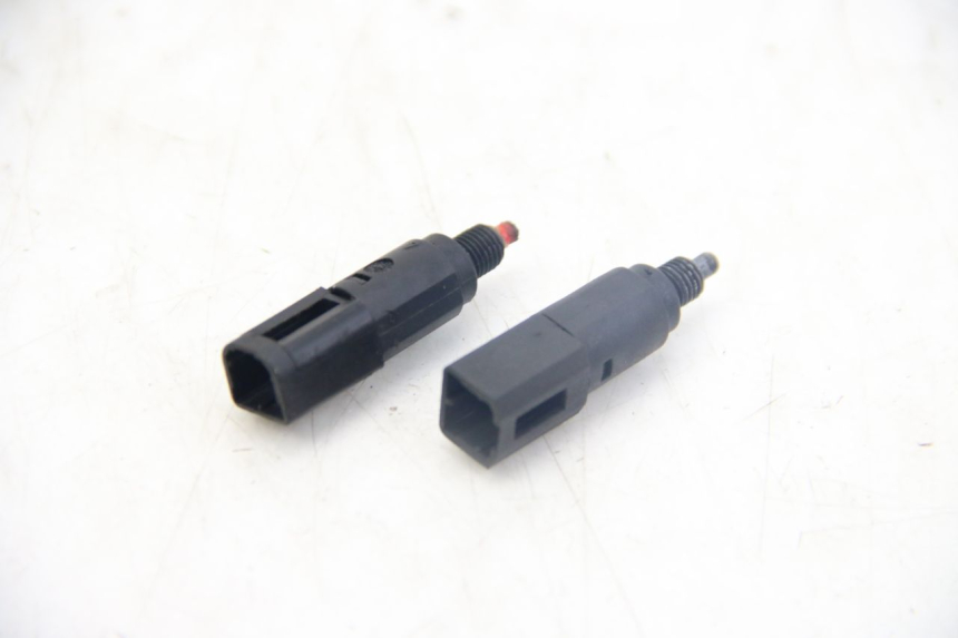 photo de STOP LIGHT SWITCH PIAGGIO MP3 125 (2006 - 2014) - Component detail