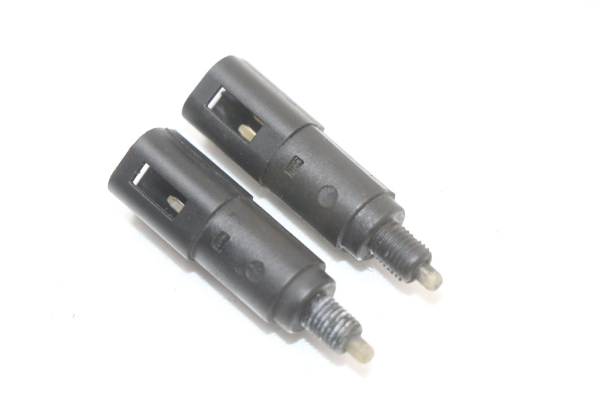 photo de STOP LIGHT SWITCH PIAGGIO MP3 125 (2006 - 2014) - Zoom on usage condition