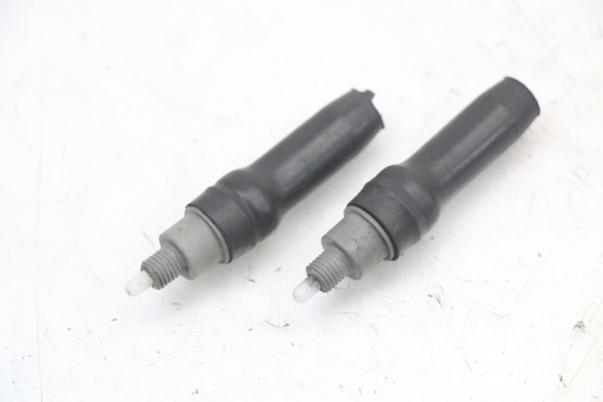 photo de STOP LIGHT SWITCH PEUGEOT ELYSTAR 50 (2002 - 2014) - Component detail