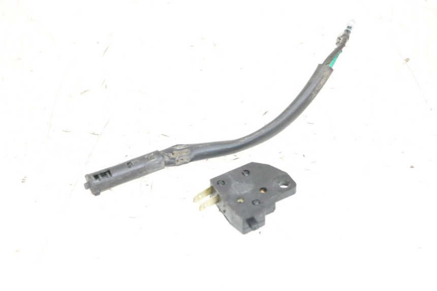 photo de STOP LIGHT SWITCH PEUGEOT TWEET 4T 50 (2014 - 2019) - Zoom on usage condition