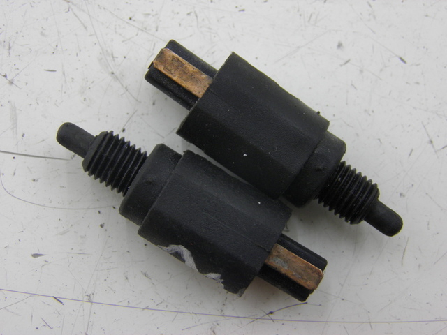 photo de STOP LIGHT SWITCH PIAGGIO BEVERLY 125 (1998 - 2005) - Main view
