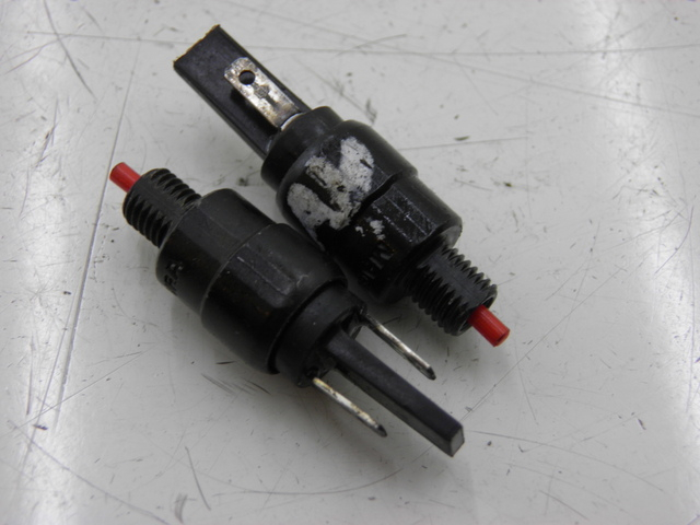 photo de STOP LIGHT SWITCH PIAGGIO XEVO - X EVO 125 (2010 - 2015) - Main view