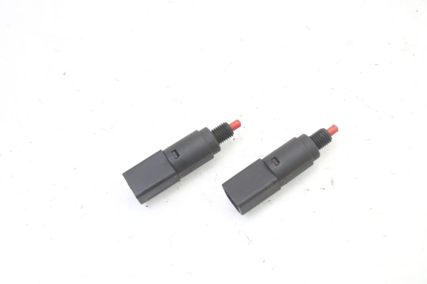 photo de STOP LIGHT SWITCH GILERA RUNNER SL 50 (2006 - 2009) - Zoom on usage condition