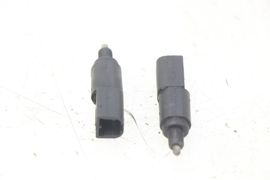 photo de STOP LIGHT SWITCH GILERA RUNNER SP 50 (2009 - 2017) - Component detail