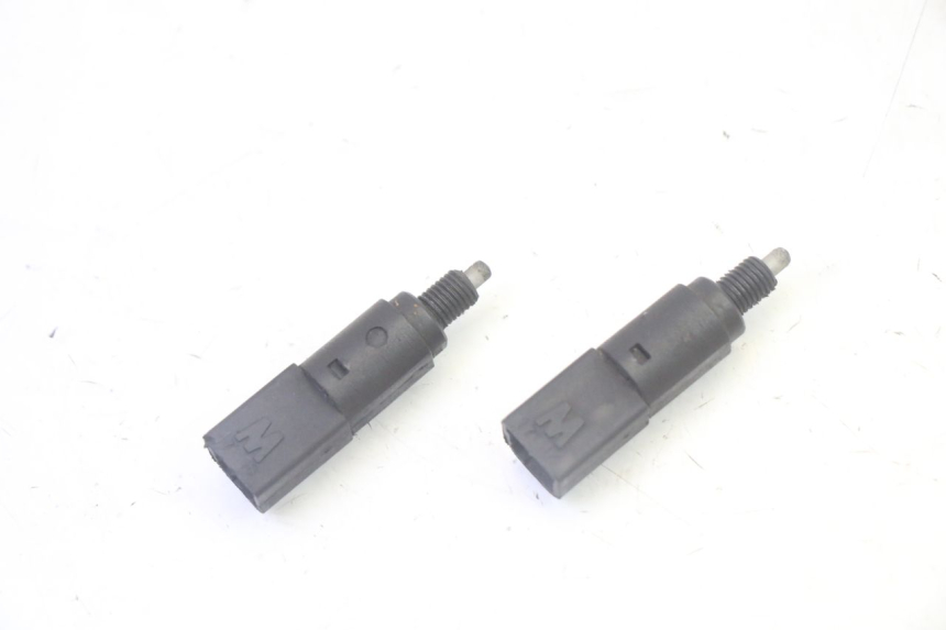 photo de STOP LIGHT SWITCH GILERA RUNNER SP 50 (2009 - 2017) - Zoom on usage condition