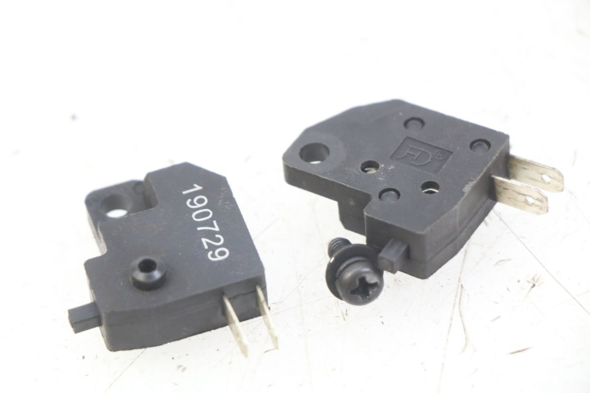 photo de STOP LIGHT SWITCH LVNENG S5 1 (2019 - 2023) - Zoom on usage condition