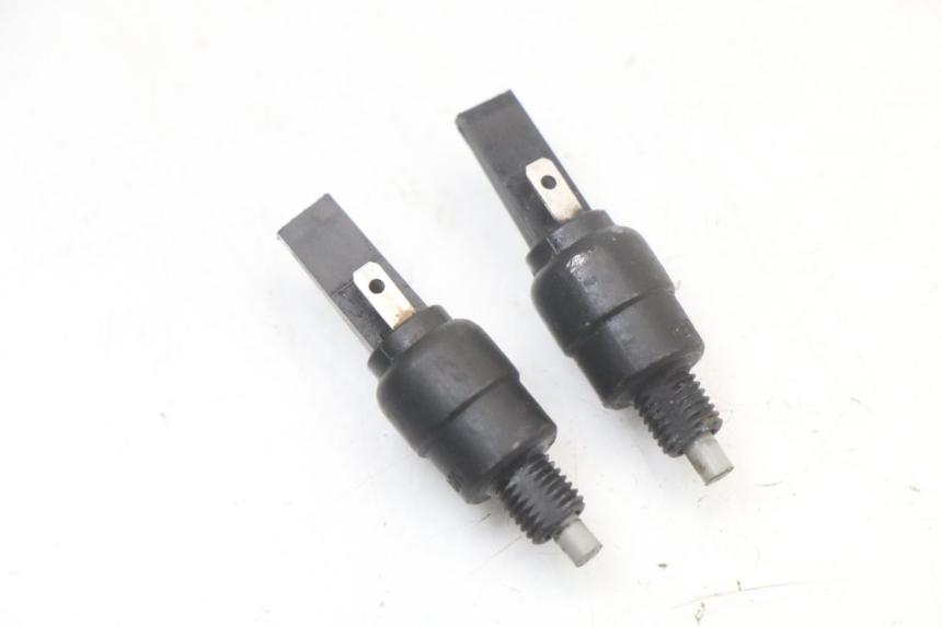 photo de STOP LIGHT SWITCH APRILIA SCARABEO GT 125 (1999 - 2007) - Component detail