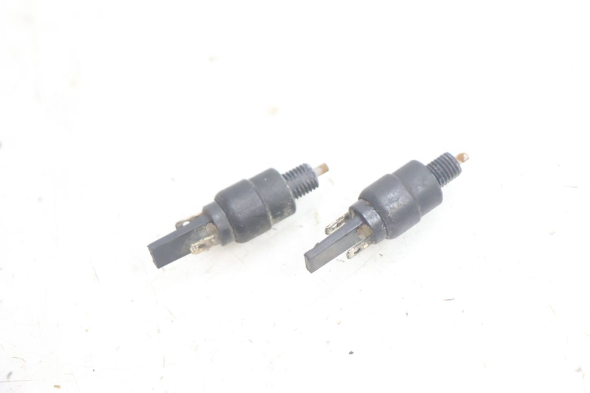 photo de STOP LIGHT SWITCH APRILIA SCARABEO GT 125 (1999 - 2007) - Component detail