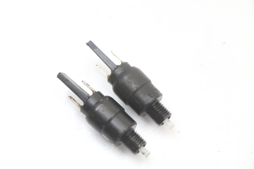 photo de STOP LIGHT SWITCH APRILIA SR CARB LC 2T 50 (2004 - 2012) - Zoom on usage condition