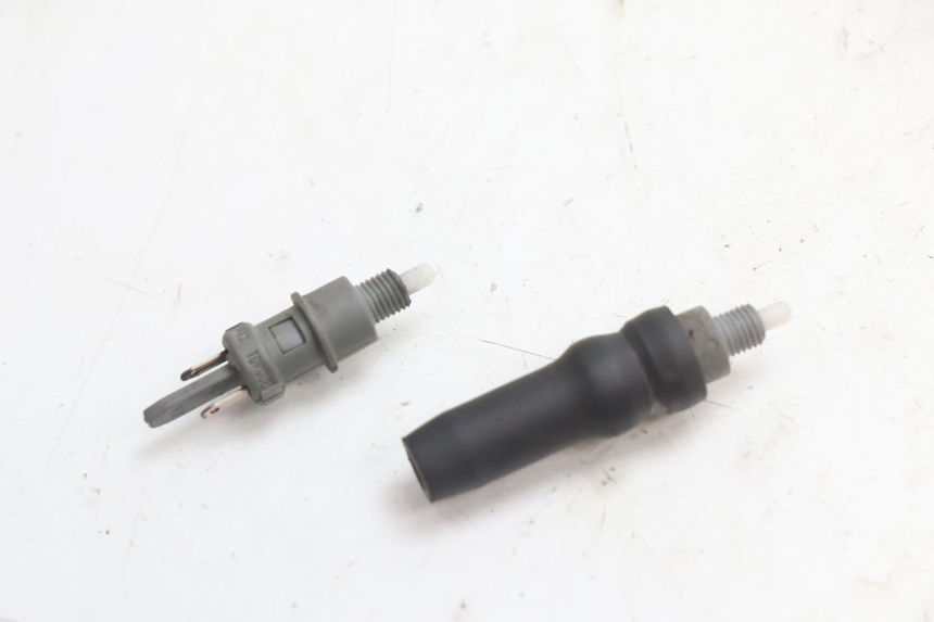 photo de STOP LIGHT SWITCH PEUGEOT VIVACITY 50 (1998 - 2003) - Component detail