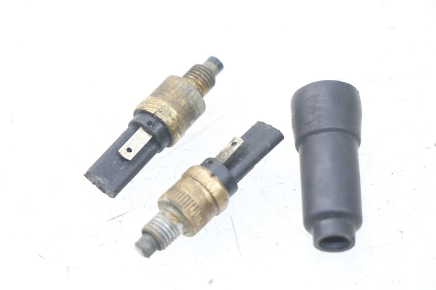 photo de STOP LIGHT SWITCH PEUGEOT VIVACITY 100 (1999 - 2008) - Component detail