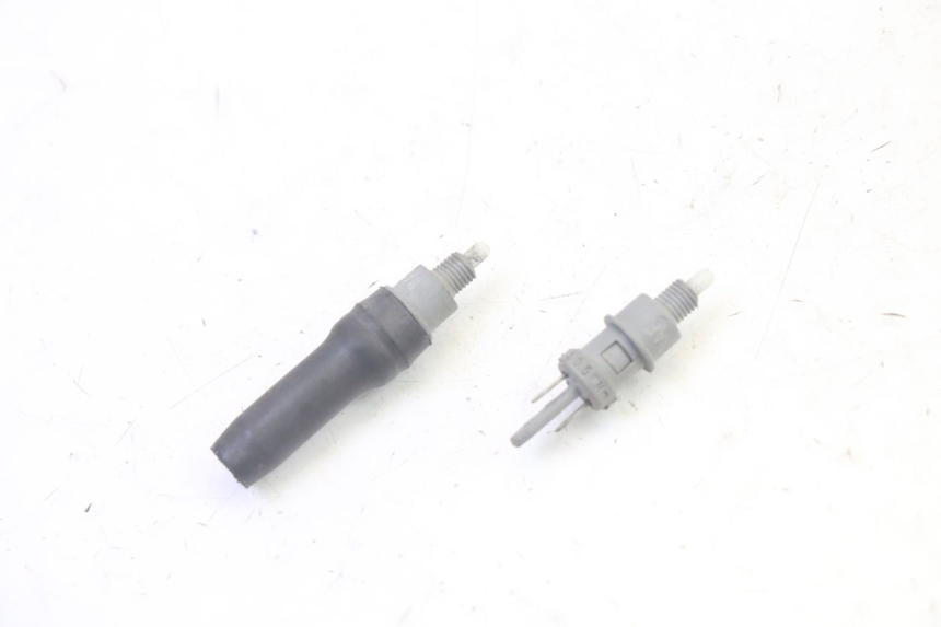 photo de STOP LIGHT SWITCH PEUGEOT VIVACITY 100 (1999 - 2008) - Component detail