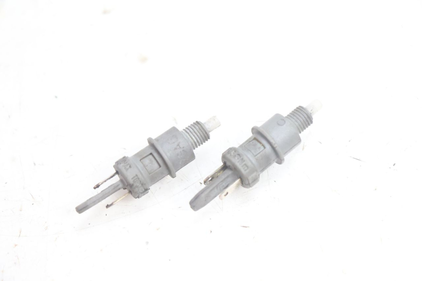 photo de STOP LIGHT SWITCH PEUGEOT VIVACITY 100 (1999 - 2008) - Component detail