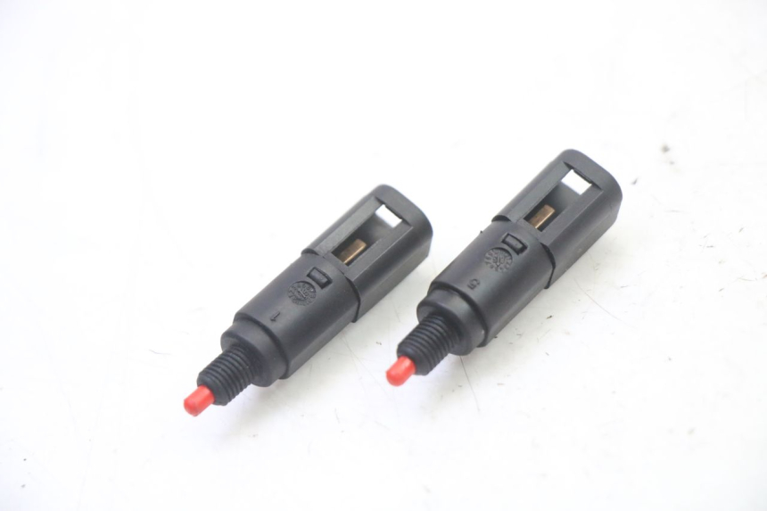 photo de STOP LIGHT SWITCH PIAGGIO X9 EVOLUTION 125 (2003 - 2007) - Component detail