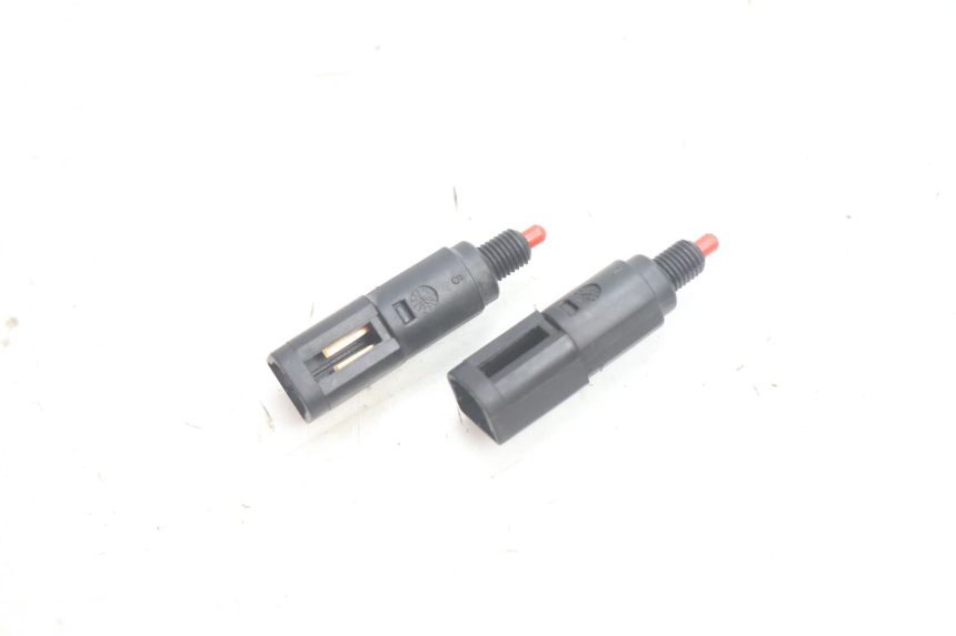 photo de STOP LIGHT SWITCH PIAGGIO X9 EVOLUTION 125 (2003 - 2007) - Component detail