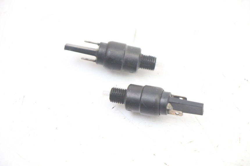 photo de STOP LIGHT SWITCH PIAGGIO XEVO - X EVO 125 (2007 - 2017) - Zoom on usage condition