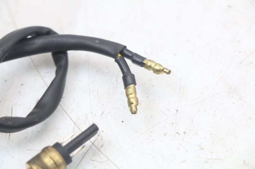 photo de STOP LIGHT SWITCH YAMAHA BW'S NG NEXT GENERATION 50 (1996 - 2003) - Alternative perspective