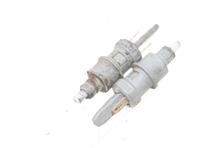 photo de STOP LIGHT SWITCH YAMAHA YP MAJESTY 125 (1998 - 2001) - Main view
