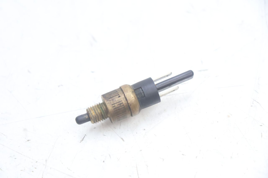photo de STOP LIGHT SWITCH YAMAHA YP MAJESTY 125 (2002 - 2006) - Main view
