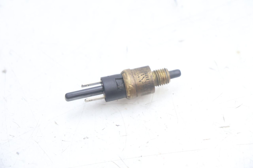 photo de STOP LIGHT SWITCH YAMAHA YP MAJESTY 125 (2002 - 2006) - Component detail