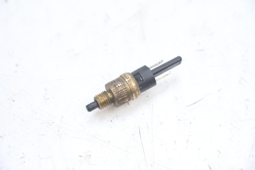 photo de STOP LIGHT SWITCH YAMAHA YP MAJESTY 125 (2002 - 2006) - Main view