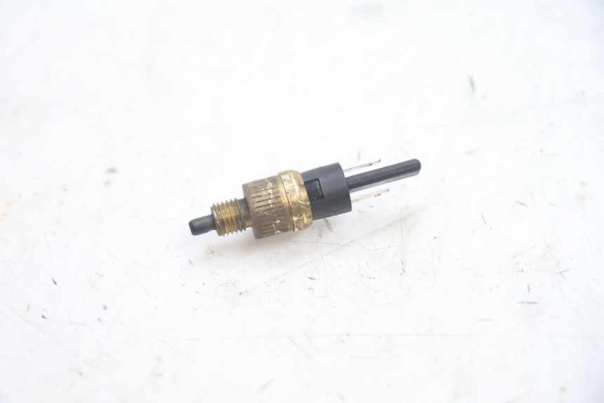 photo de STOP LIGHT SWITCH YAMAHA YP MAJESTY 125 (2002 - 2006) - Component detail