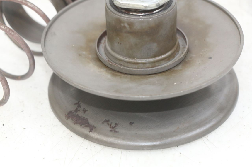 photo de TORQUE CONVERTER HONDA SCV LEAD 100 (2003 - 2007) - Technical close-up