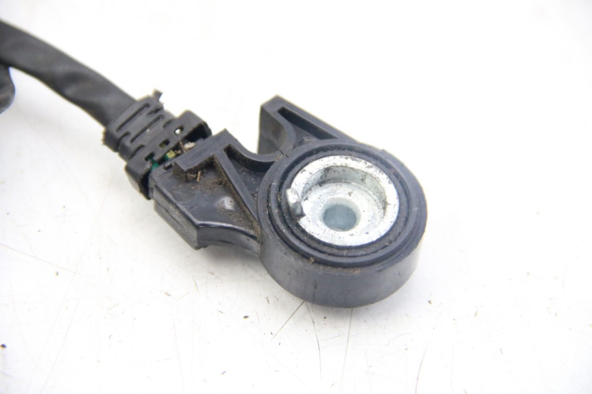photo de IGNITION SWITCH KICKSTAND SELECT UP OCTALIS 125 (2007 - 2012) - Zoom on usage condition