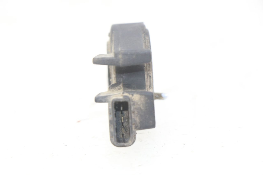 photo de IGNITION SWITCH KICKSTAND YIYING YY50QT-10 50 (2007 - 2022) - Zoom on usage condition