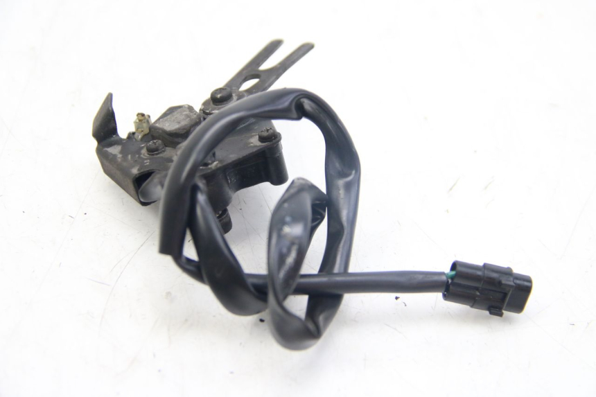photo de IGNITION SWITCH KICKSTAND KAWASAKI Z ABS 1000 (2014 - 2020) - Alternative perspective