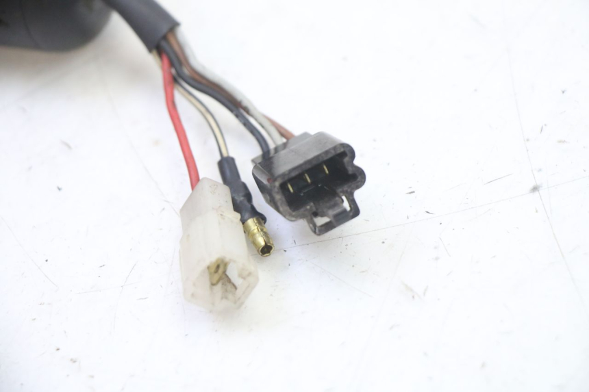 photo de SWITCH MBK BOOSTER NEXT GENERATION 50 (1995 - 1998) - Fixing points details