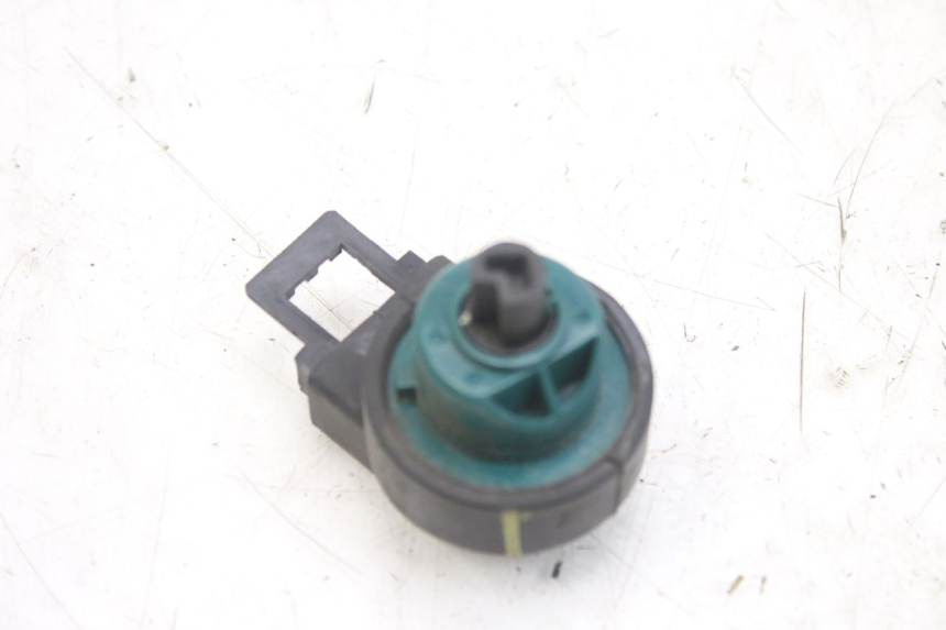 photo de IGNITION SWITCH PIAGGIO FLY 4T 50 (2013 - 2017) - Alternative perspective